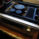Accuphase E-305